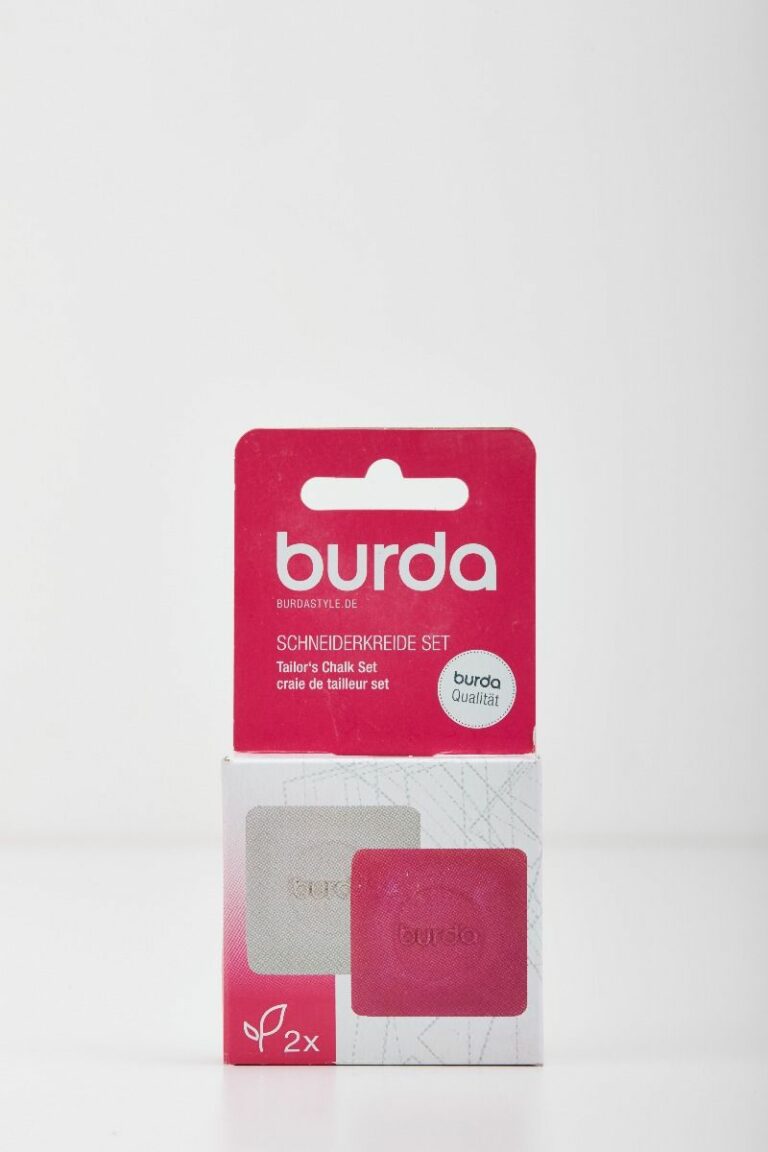 craie tailleur rose et blanc Burda